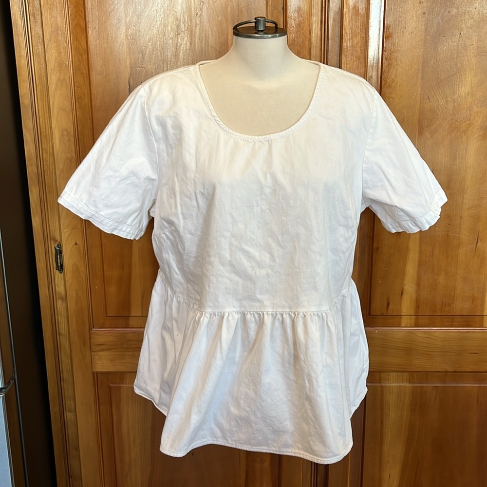 George plus size Women's White Peplum Top